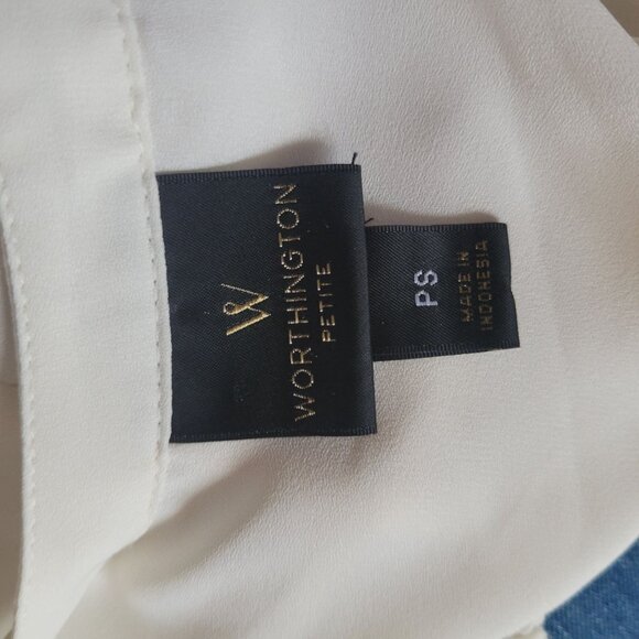 Elegant White Button-Up Blouse With Lace & Pleated Detail PS - Picture 5 of 5